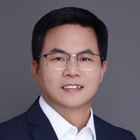 王加春